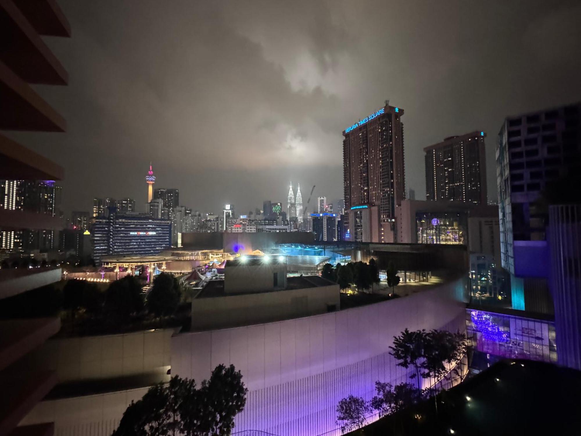 Infinity Pool Suite Bukit Bintang Lalaport Bbcc Kuala Lumpur Exterior photo